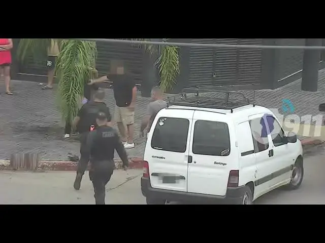 'Video thumbnail for vecinos atraparon a un ladrón y lo ataron a un árbol en Córdoba'