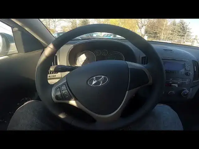'Video thumbnail for How to Change Radio Frequency in Hyundai i30 I ( 2007 – 2012 ) | Switch Between AM/FM'