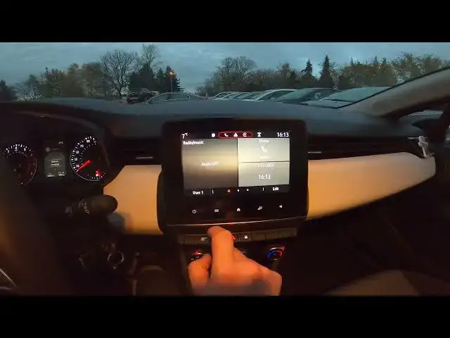 'Video thumbnail for How to Turn Screen Display Off in Renault Clio V ( 2019 - now ) | Blank Screen Display'