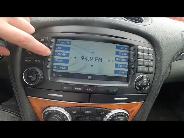 'Video thumbnail for How to Change Radio Frequency in Mercedes SL55 R230 ( 2001 – 2008 )  | Switch Between AM/FM'