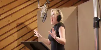 'Video thumbnail for Video: Robyn Hurder Sings 'Let Me Be Your Star' From SMASH on Broadway'