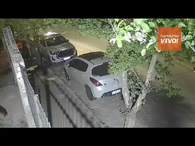 'Video thumbnail for Robaron las pertenencias de una camioneta en Villa Dominguez'