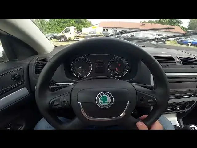 'Video thumbnail for How to Check Current Fuel Consumption in Skoda Octavia II ( 2004 – 2013 ) - Control Fuel Consumption'