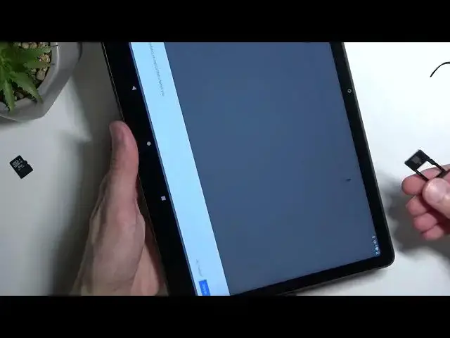 'Video thumbnail for LENOVO Tab P11 Plus - How To Insert SD Card'