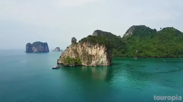 'Video thumbnail for 21 Best Places to Visit in Southeast Asia - Travel Video (720p 30fps)'