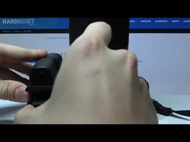 'Video thumbnail for How to Remove Battery on Canon EOD 750D - Switch Battery on Canon Rebel T6i DSLR'