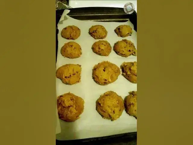 'Video thumbnail for Pumpkin Spice Chocolate Chip Cookies'