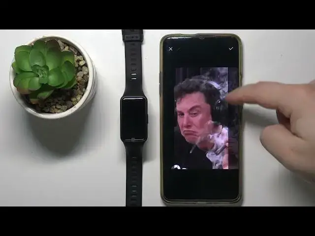 'Video thumbnail for How to Set Watch Face in HONOR Band 6 – Update Watch Display'