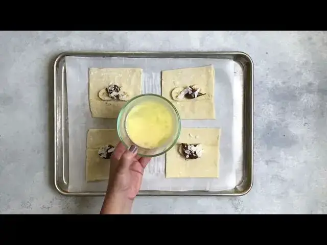 'Video thumbnail for Nutella Banana coconut Hot pockets recipe'