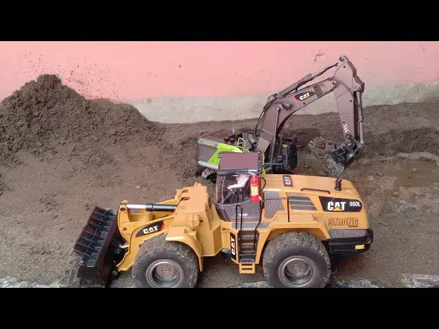 'Video thumbnail for RC Excavator CAT and RC Bulldozer Wheel Loader CAT | BangSiagianID'
