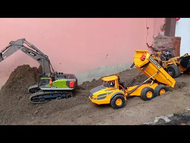 'Video thumbnail for RC Excavator CAT  and RC Truck Volvo A40G Covering Excavated Holes | BangSiagianID'