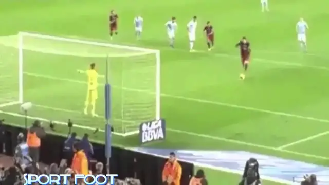 'Video thumbnail for ليووو ميسي يبهر العالم بطريقة تنفيد ركلة جزاء 2016  Wonderful penalty to Lionel Messi'