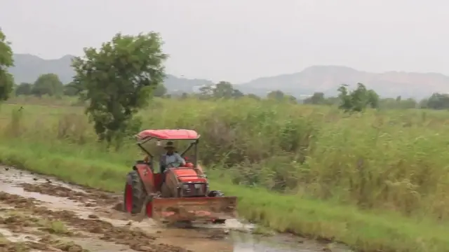 'Video thumbnail for Big Tractor help famer in field'