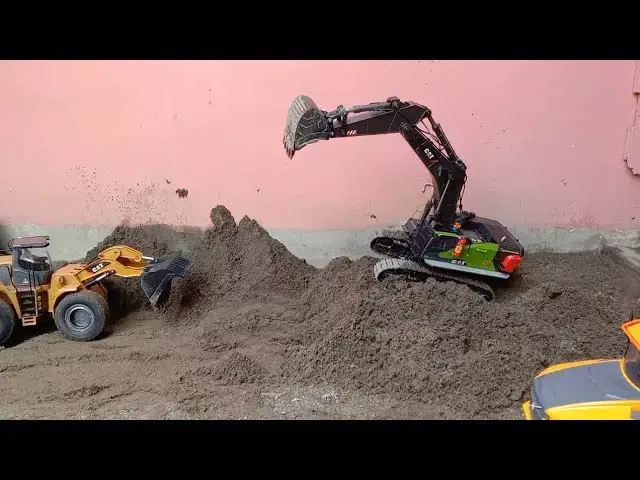 'Video thumbnail for RC Excavator CAT Land Leveling Project | BangSiagianID'