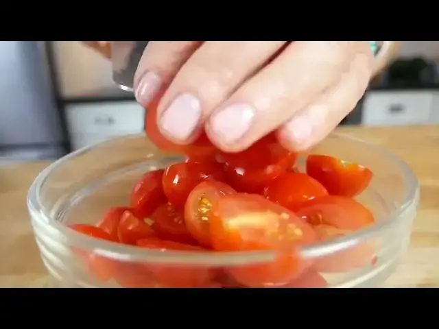 'Video thumbnail for GREEK PASTA SALAD RECIPE'