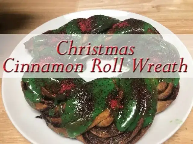 'Video thumbnail for CHRISTMAS CINNAMON ROLL WREATH | VLOGMAS DAY 23'