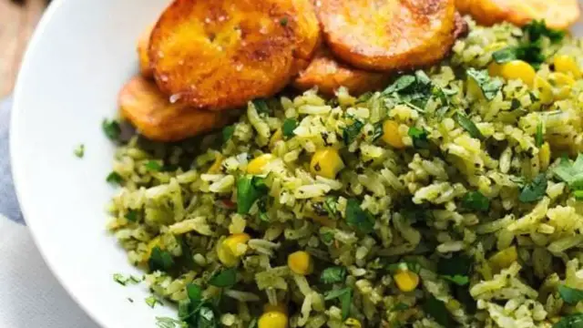 'Video thumbnail for Green Mexican Rice with Corn recipe'