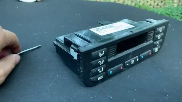 'Video thumbnail for BMW E36 AC Climate Control Module Replacement'