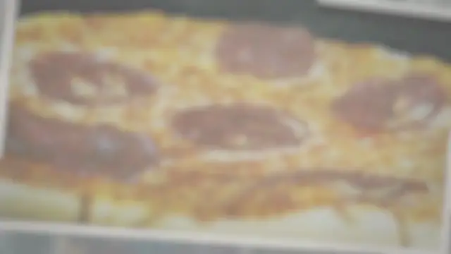 'Video thumbnail for Can You Freeze Domino’s Pizza? The Answer May Surprise You!'