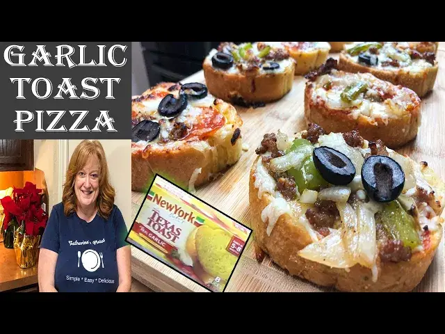 'Video thumbnail for GARLIC TOAST PIZZA | Easy Pizza Night | Easy Dinner Idea'