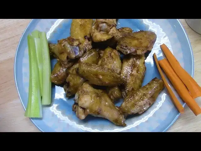 'Video thumbnail for BAKED COCA-COLA HOT WINGS | #TailgatingTouchdownThursdays'