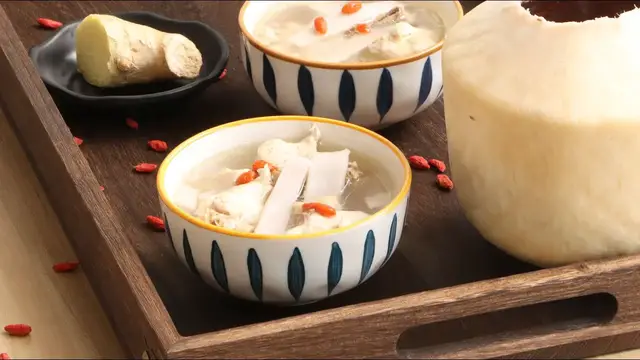 'Video thumbnail for Coconut Chicken Soup: How To Make It Best And Delicous'