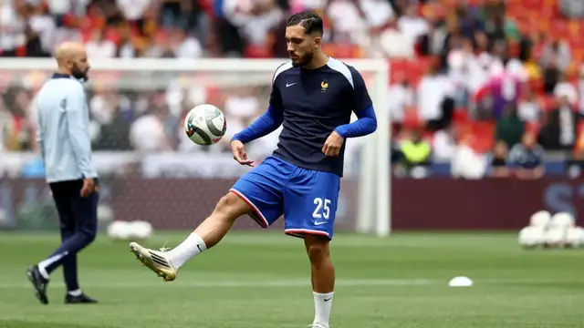 'Video thumbnail for Manchester City closing in on Rayan Cherki deal from Lyon'