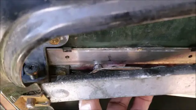 'Video thumbnail for BMW E36 Exterior Door Handle Replacement Part 2'