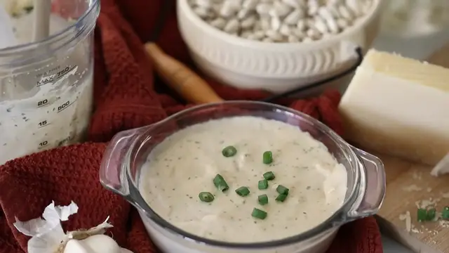 'Video thumbnail for Best Garlic Parmesan White Bean Dip Recipe(720P_HD)'