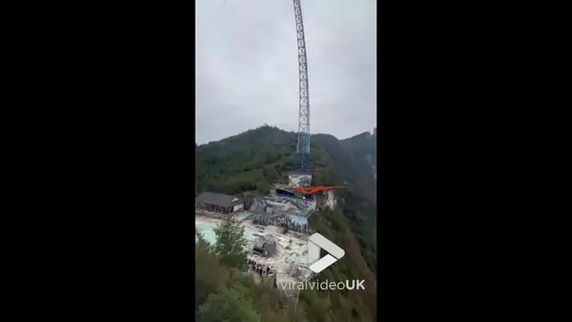 'Video thumbnail for VV4945 High-altitude swing thrills visitors in Zhangjiajie mountains'