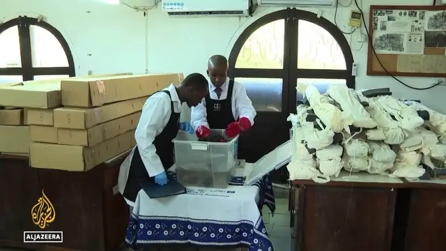 'Video thumbnail for Excavating an ancient shipwreck: Divers explore 16th century galleon off Kenya's coast'