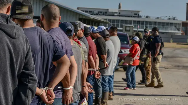 'Video thumbnail for New iPhone app helps migrants track ICE agent sightings'