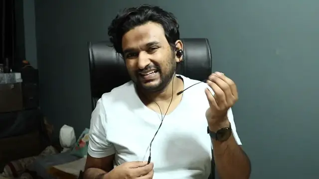 'Video thumbnail for pTron Earphones with Boom Mic'