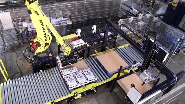 'Video thumbnail for Superfast Robot worker GE FANUC M-410iB/140H  - Robot working in cement industry'