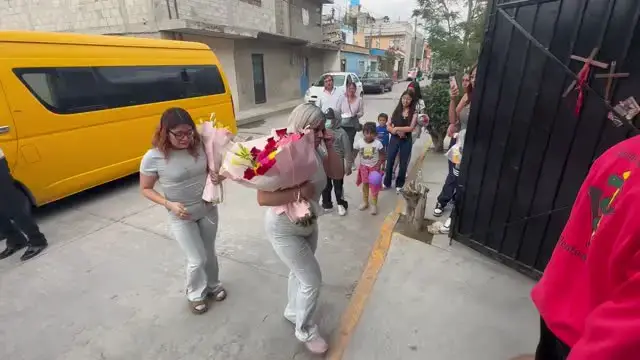'Video thumbnail for Hermanitas De Nueva York Viajan A México Para Conocer Abuelitos Después De Dos Décadas'