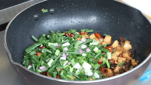 'Video thumbnail for The Ultimate Homemade Kung Pao Sauce'