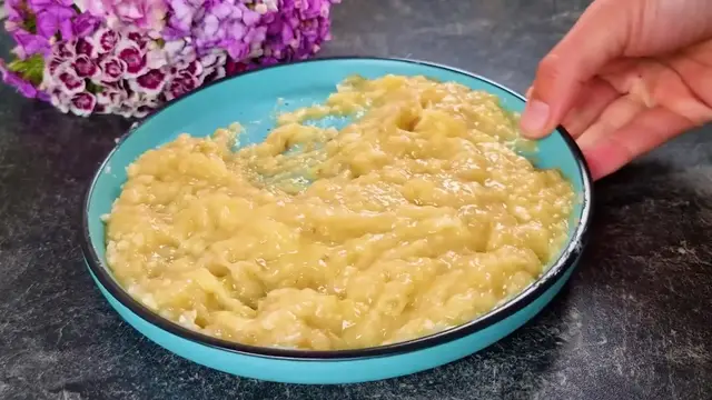 'Video thumbnail for Amazing cake with just 4 ingredients_ Gluten free_ sugar free_ No eggs_(720P_HD)'