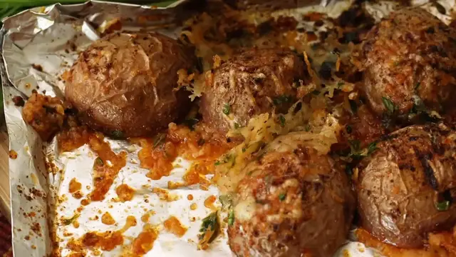 'Video thumbnail for BEST Healthy Air Fryer Garlic Parmesan Crusted Potatoes _ BETTER Than French Fries__(720P_HD)'
