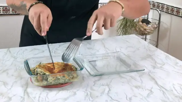 'Video thumbnail for Pechugas con Espinaca y Alcachofa'