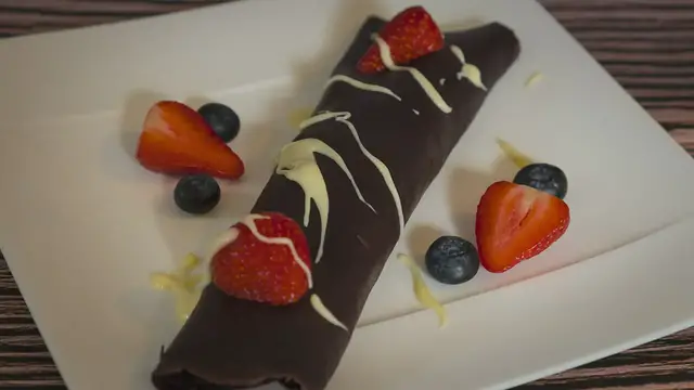 'Video thumbnail for Crepes de Chocolate con Fresas y Coco'