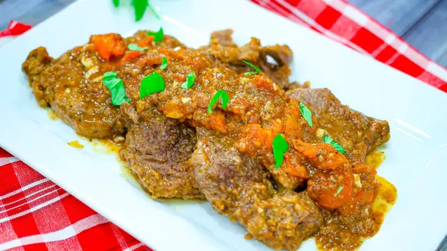 'Video thumbnail for Classic Steak Pizzaiola – An Italian Favorite You Need to Try!'