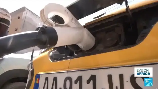 'Video thumbnail for Senegal embraces electric cars to fight pollution in Dakar'