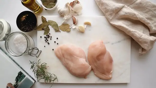 'Video thumbnail for Longhorn Garlic Parmesan Crusted Chicken'