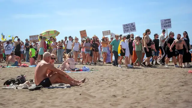 'Video thumbnail for Hotel workers to strike in Tenerife against overtourism in Spain’s Canary Islands'