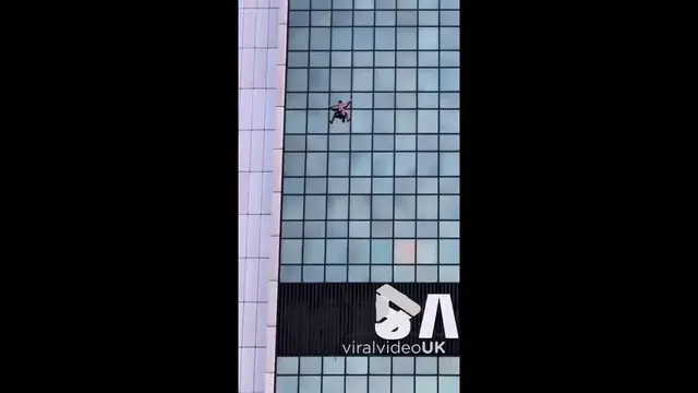 'Video thumbnail for VV4979 Daredevil caught climbing building without harness'