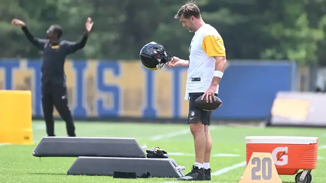 'Video thumbnail for Can Aaron Rodgers Lead the Steelers to the Playoffs?'