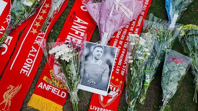 'Video thumbnail for Gondomar mourns: Funeral for Diogo Jota and André Silva scheduled for Saturday'