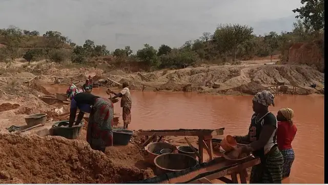 'Video thumbnail for Mercury in Senegal mines endangers families'