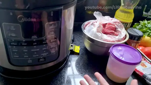 'Video thumbnail for COZINHANDO CARNE NA PANELA DE PRESSÃO KITCHEN REVOLUTION MIDEA MULTI COOKFRYER'