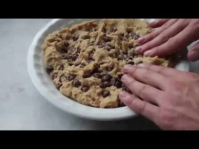 'Video thumbnail for How to make a homemade Pizzookie cookie'